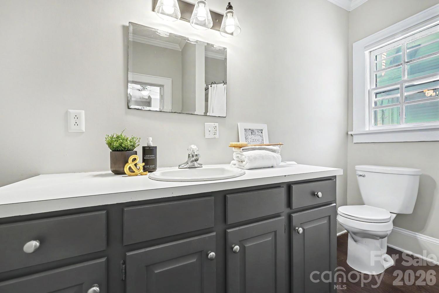 503 E Broad Street — Statesville