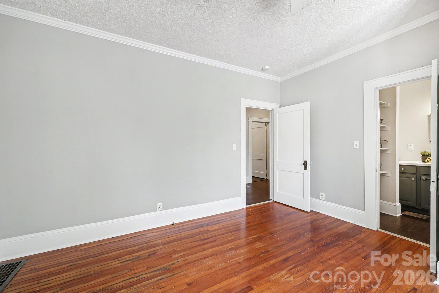 503 E Broad Street — Statesville