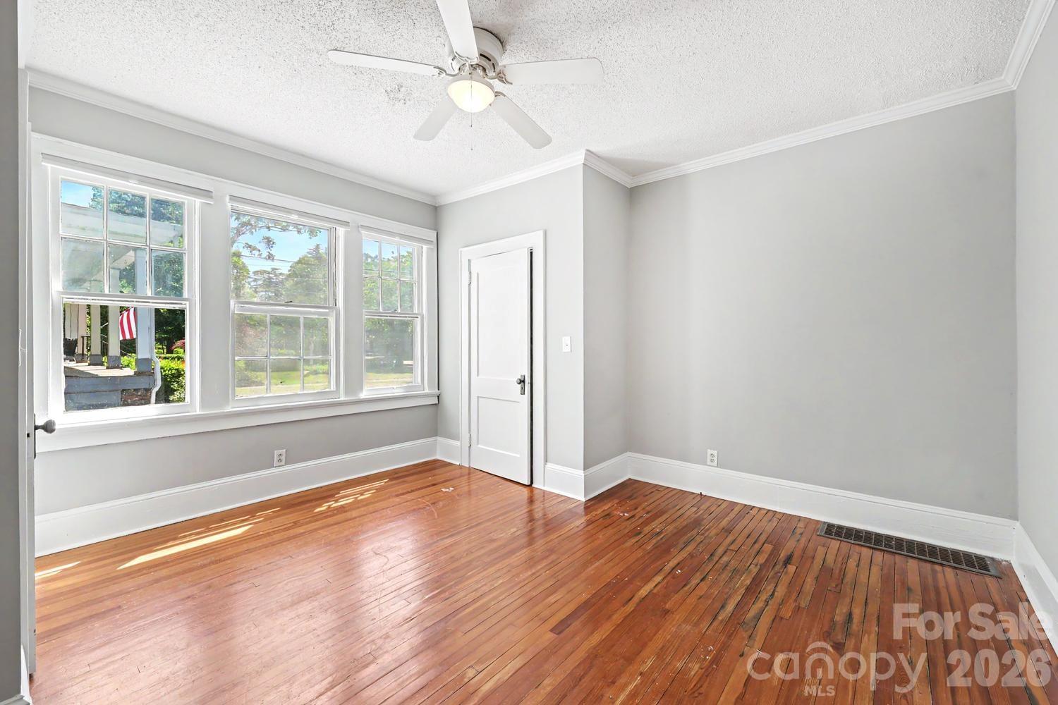 503 E Broad Street — Statesville