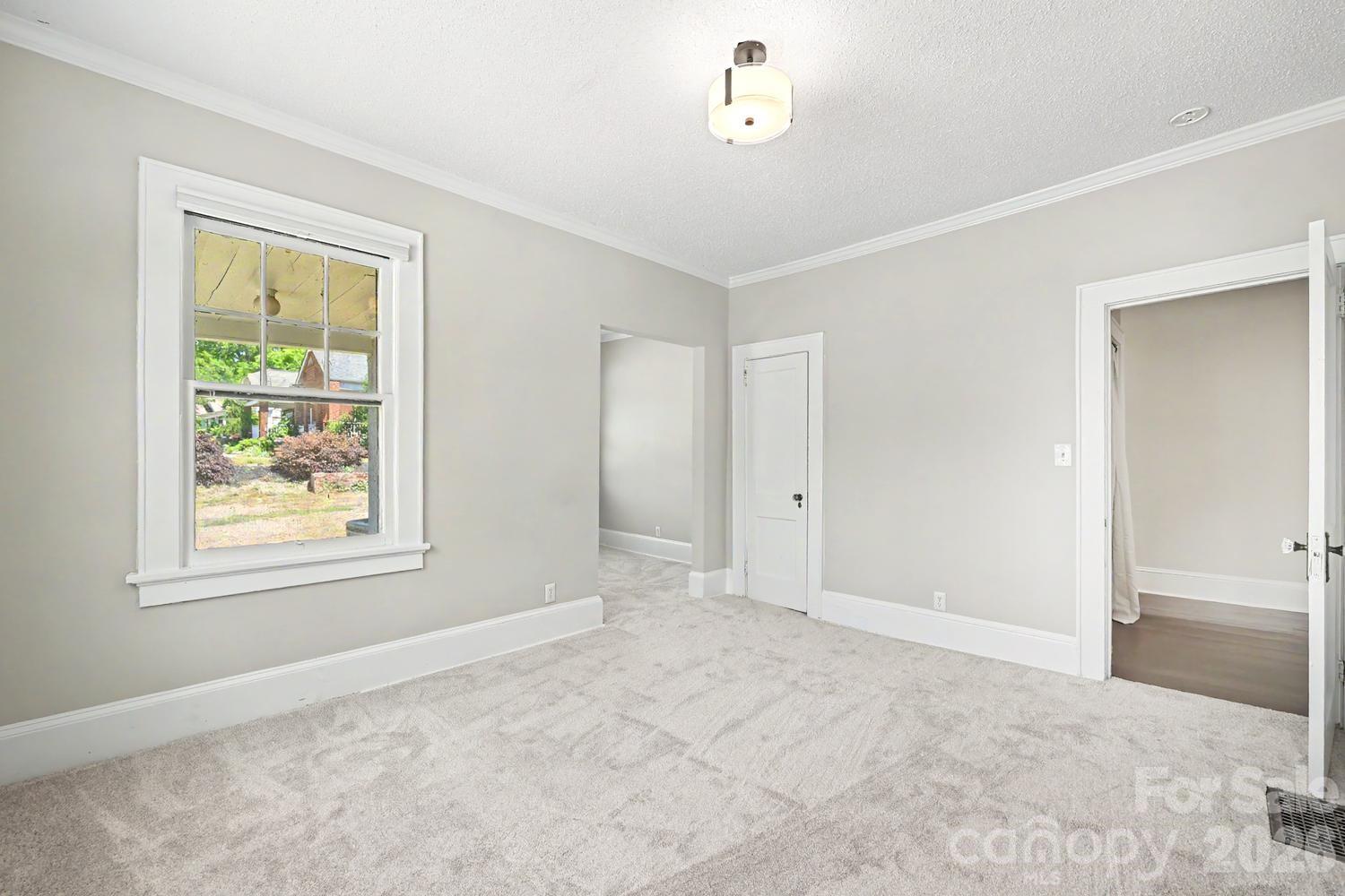 503 E Broad Street — Statesville