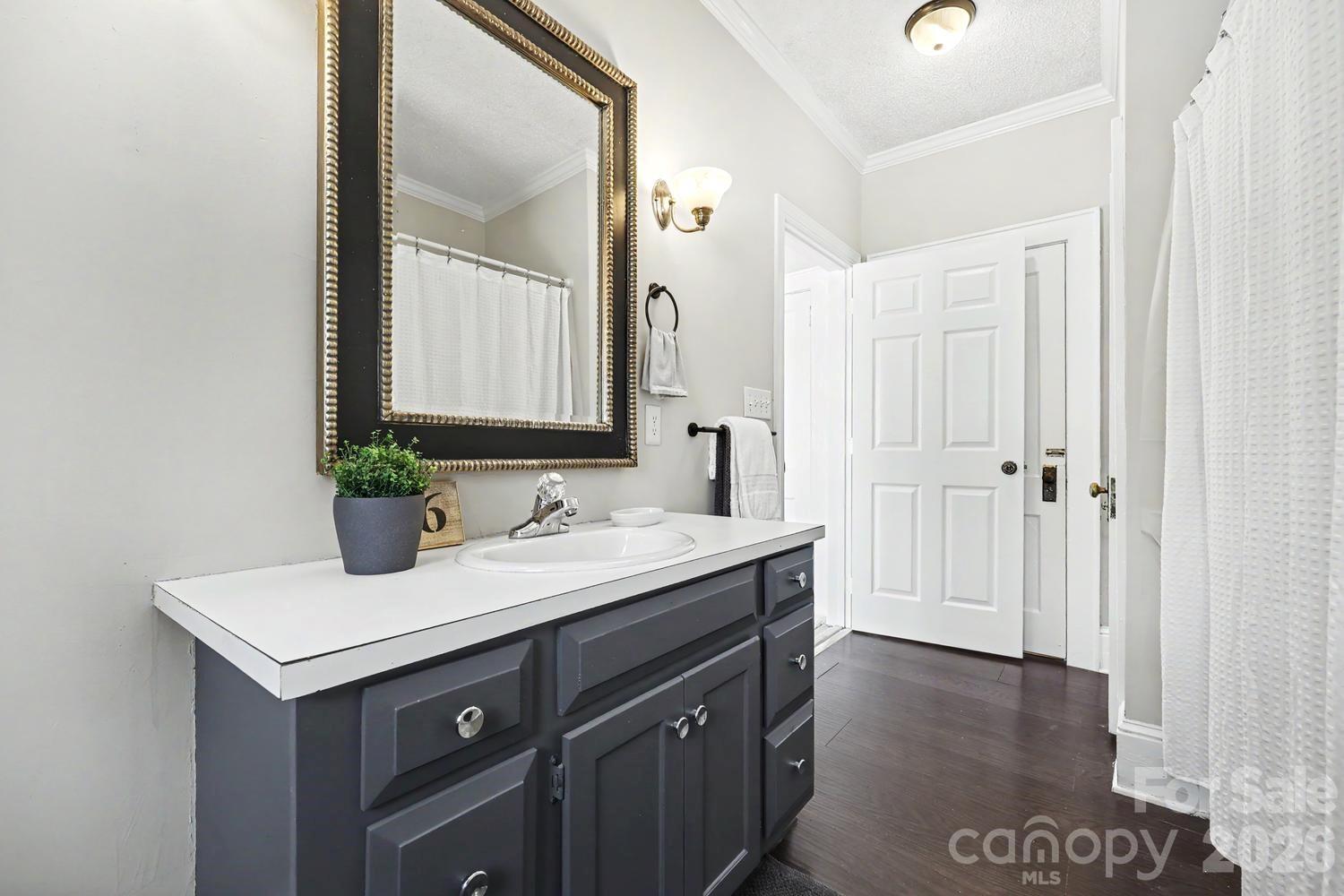 503 E Broad Street — Statesville