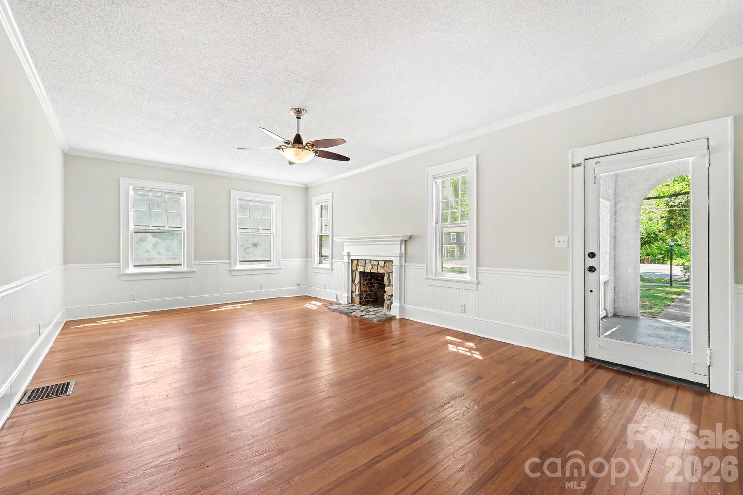 503 E Broad Street — Statesville