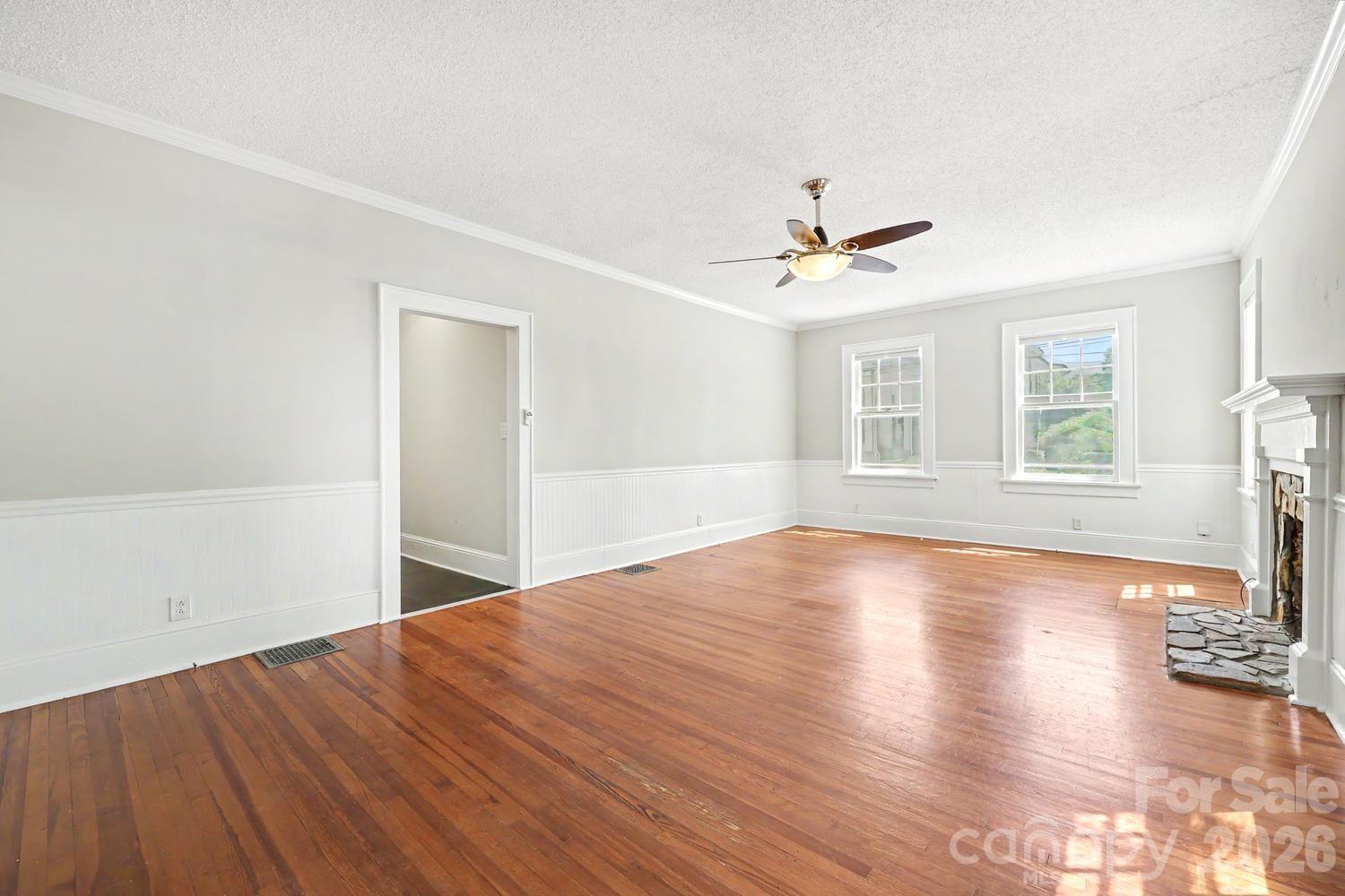 503 E Broad Street — Statesville