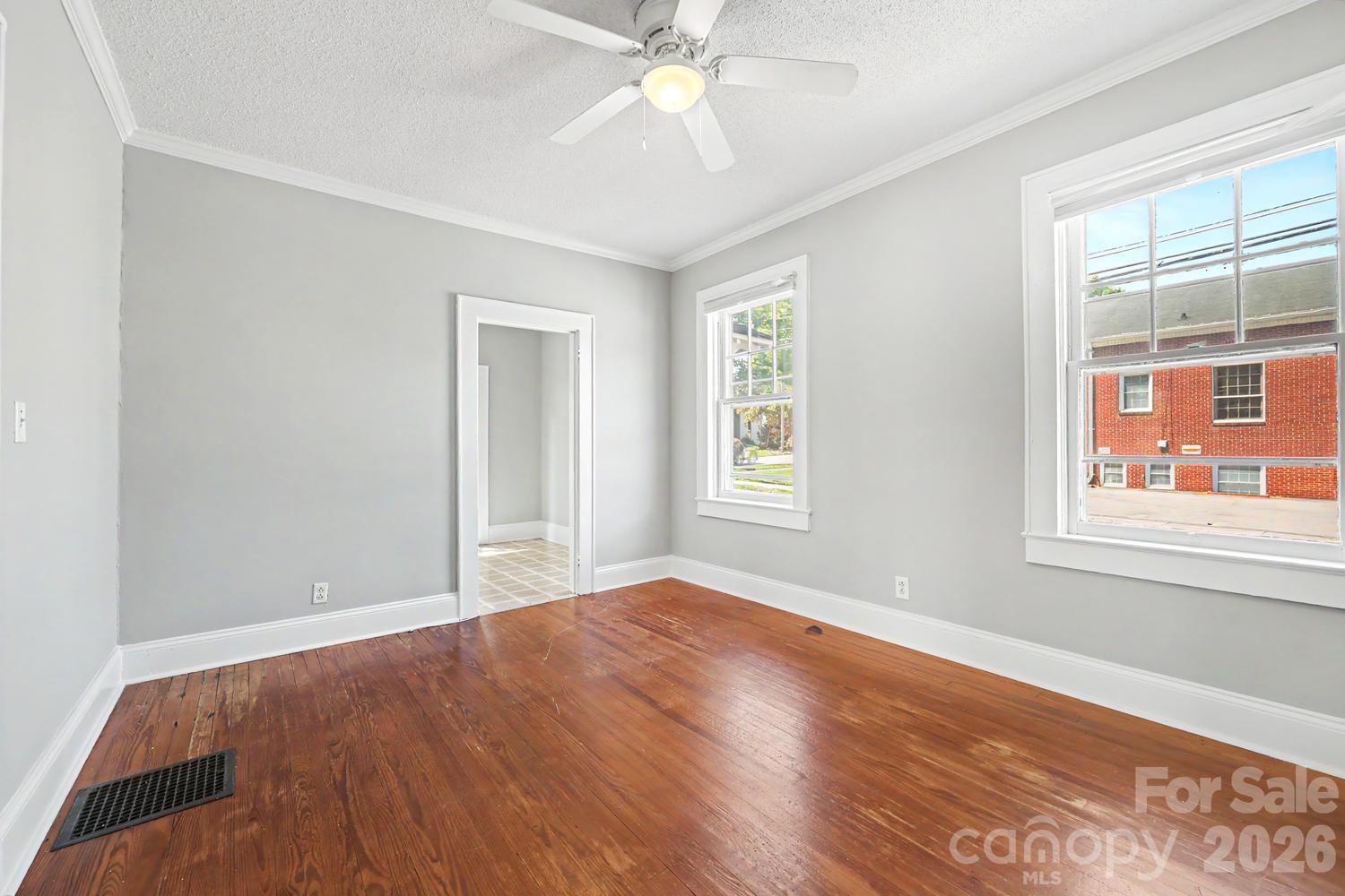 503 E Broad Street — Statesville