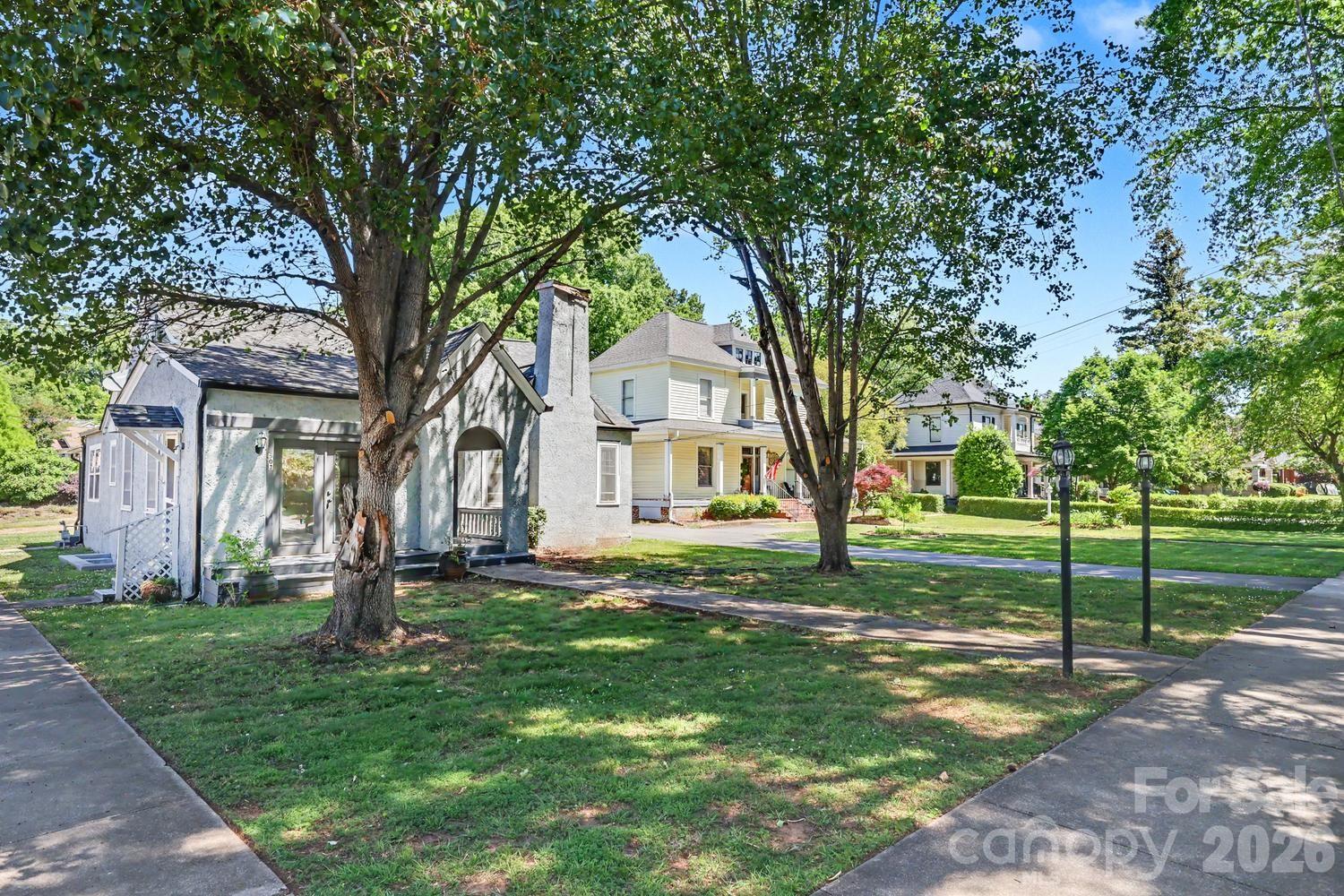 503 E Broad Street — Statesville