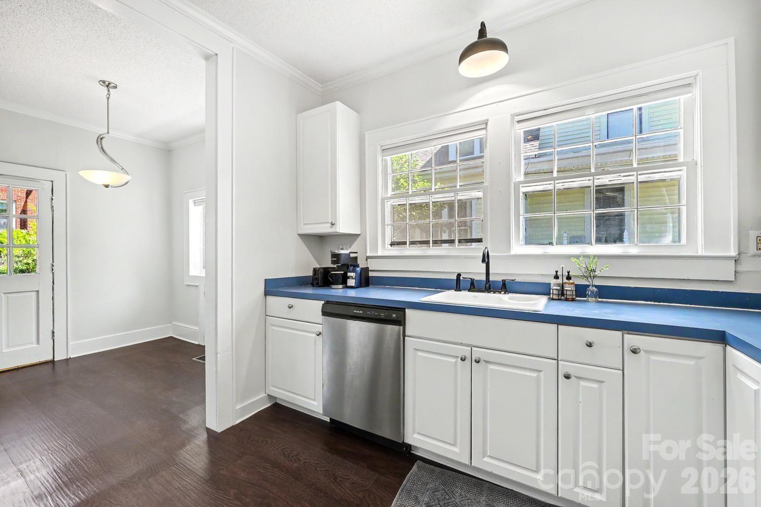 503 E Broad Street — Statesville