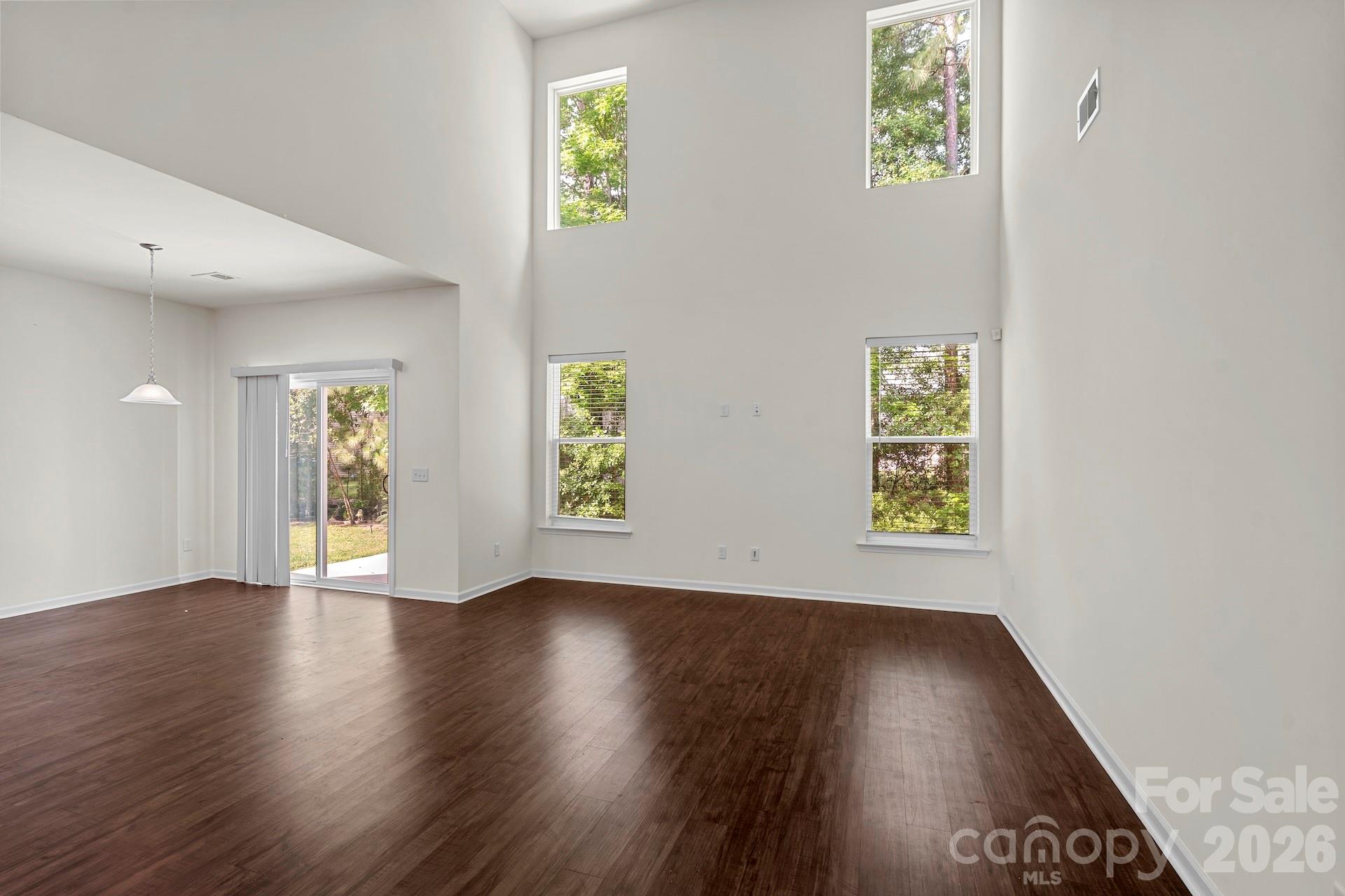 512 Wynfield Forest Drive — Summerville