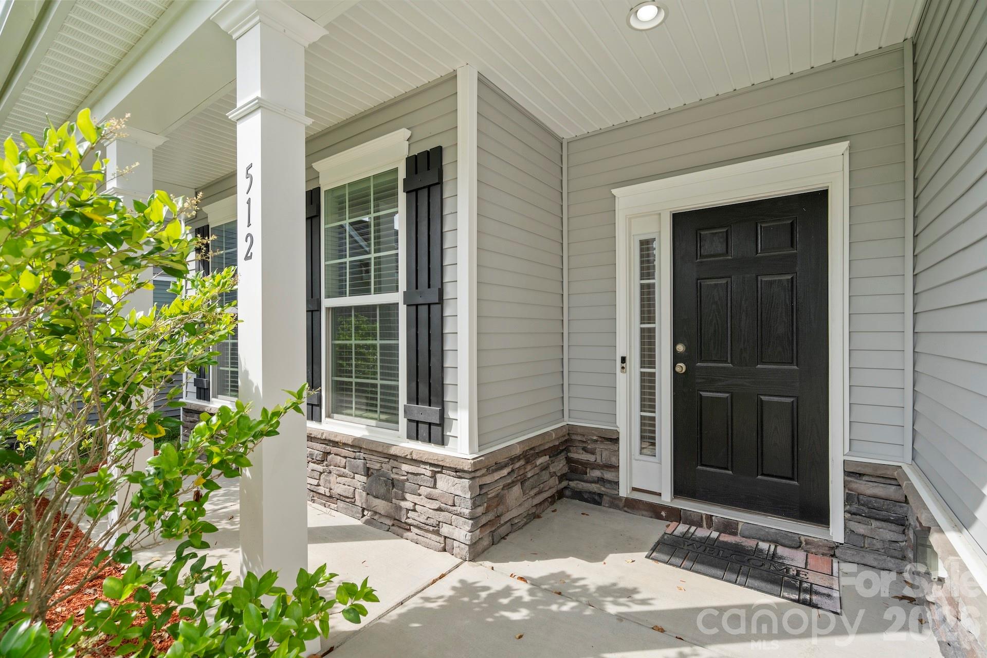 512 Wynfield Forest Drive — Summerville