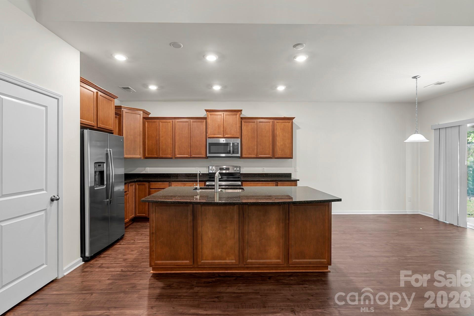 512 Wynfield Forest Drive — Summerville