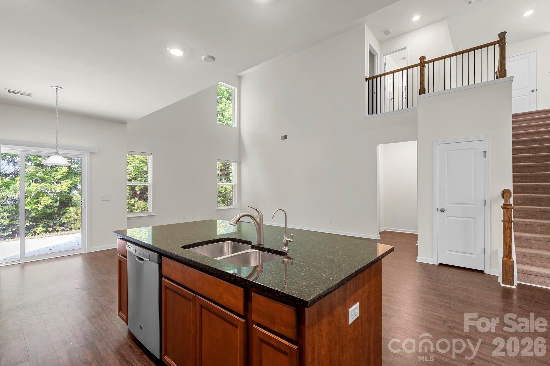 512 Wynfield Forest Drive — Summerville
