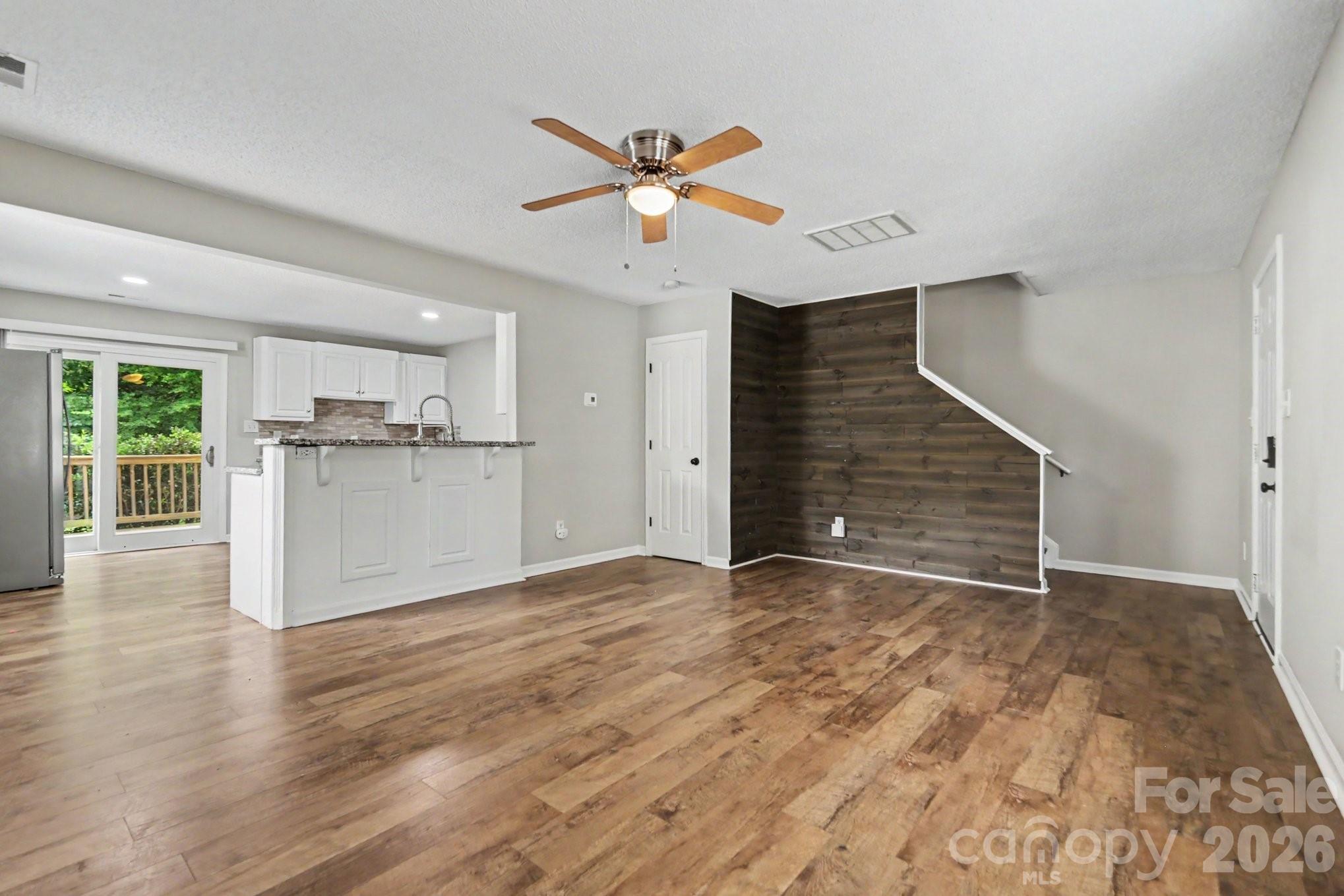 15331 Dehavilland Drive — Charlotte
