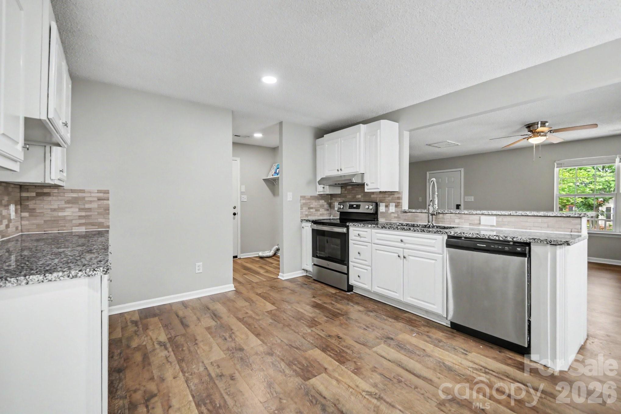 15331 Dehavilland Drive — Charlotte