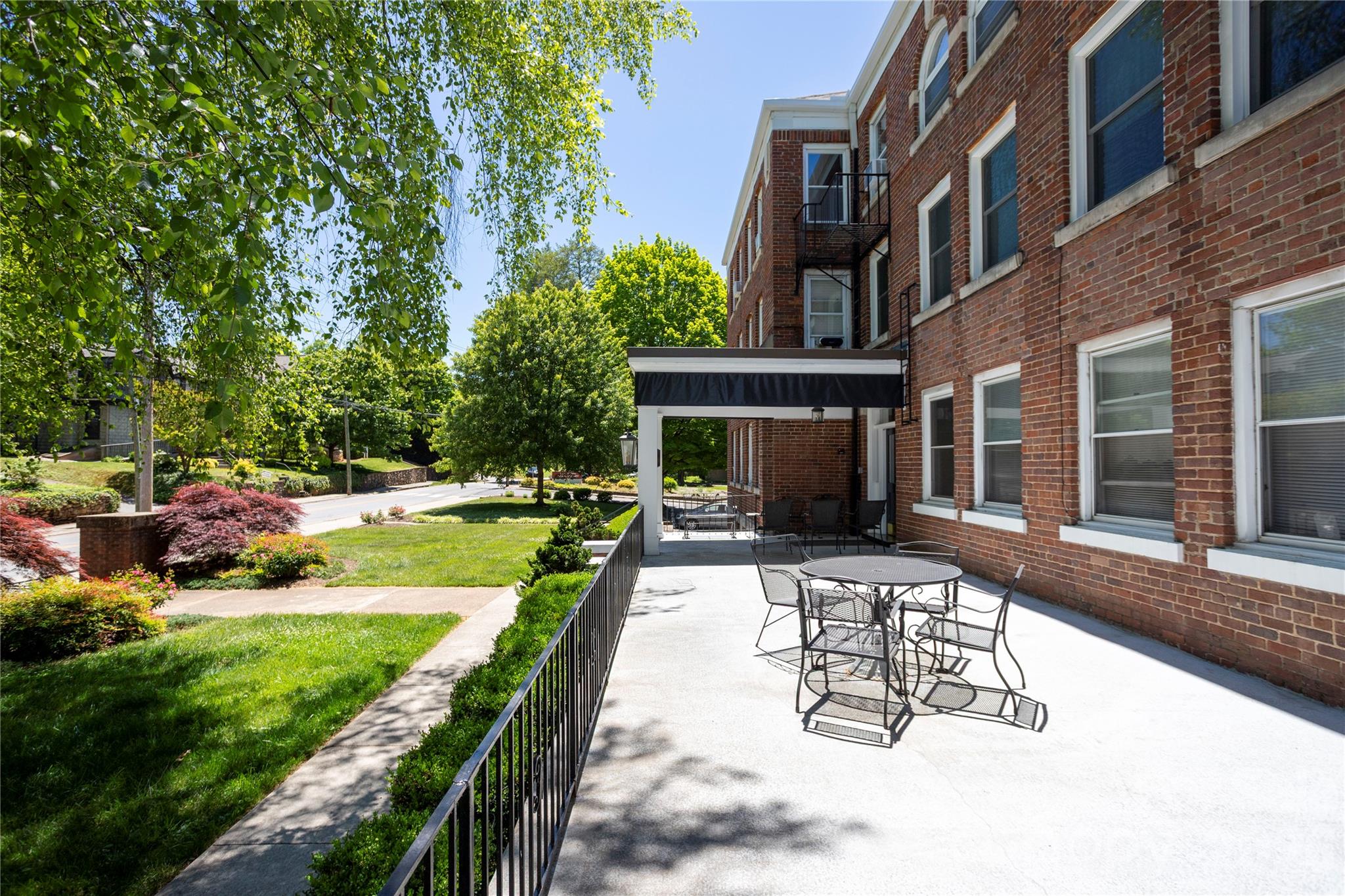 622 S Haywood Street #102 — Waynesville