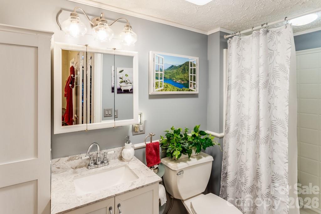 622 S Haywood Street #102 — Waynesville