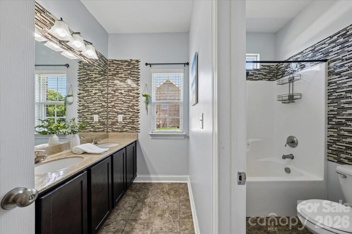 1006 Spring Rose Lane — Matthews