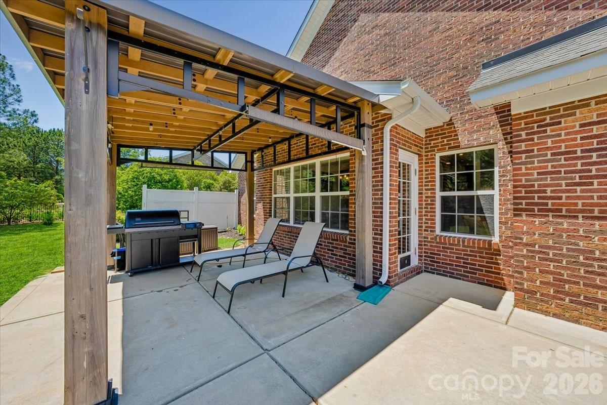 1006 Spring Rose Lane — Matthews