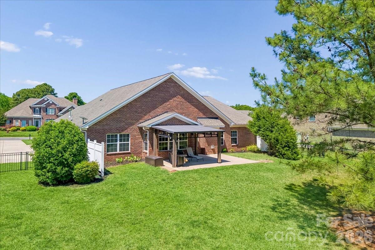 1006 Spring Rose Lane — Matthews