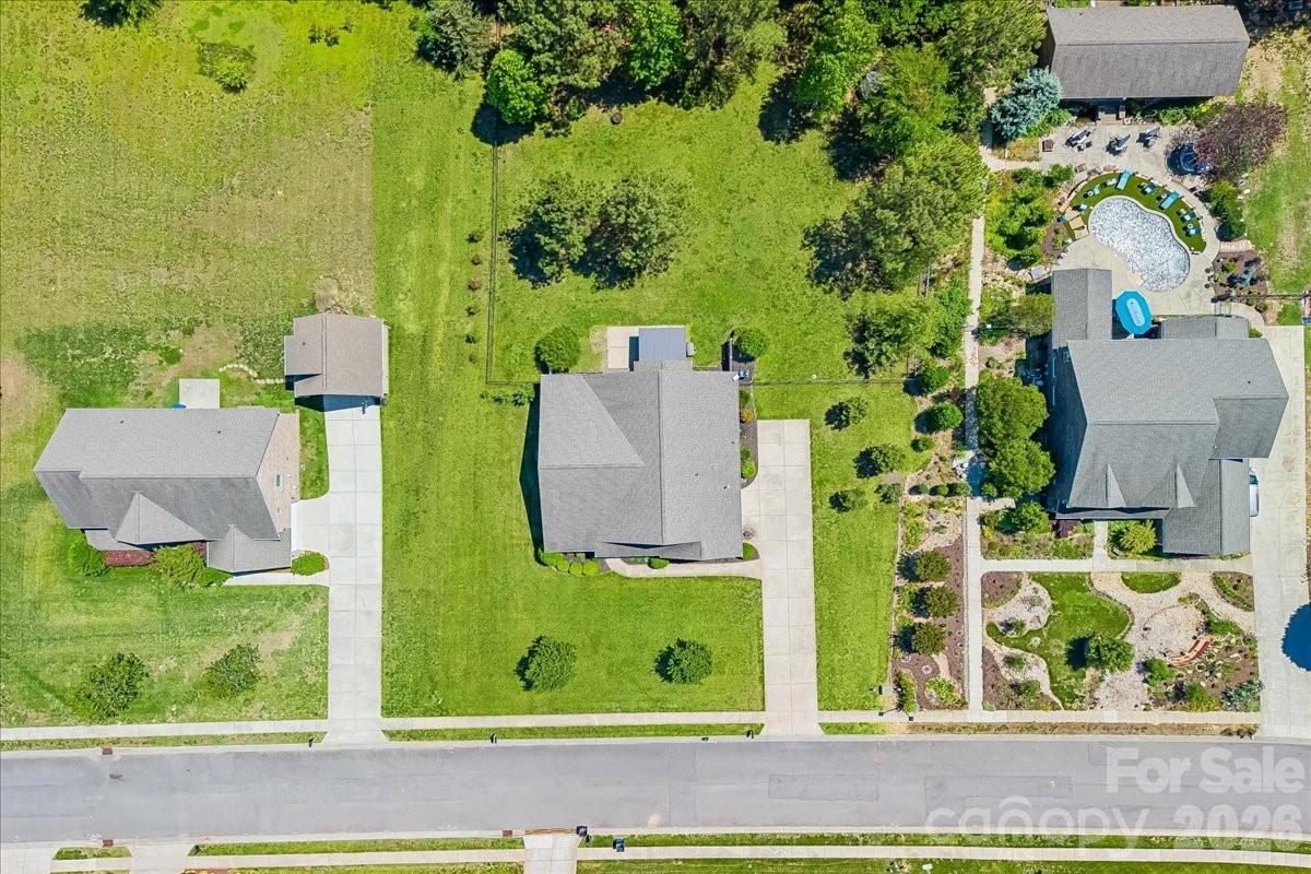 1006 Spring Rose Lane — Matthews