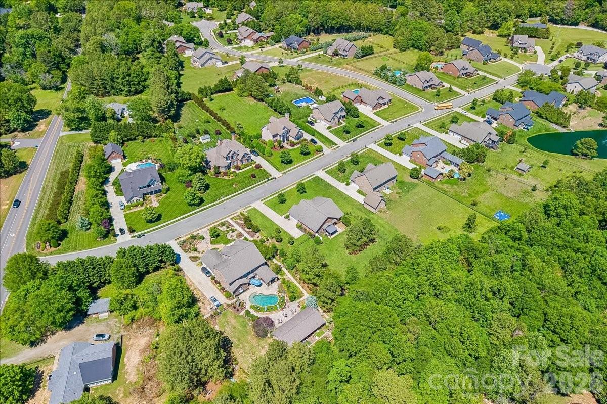 1006 Spring Rose Lane — Matthews