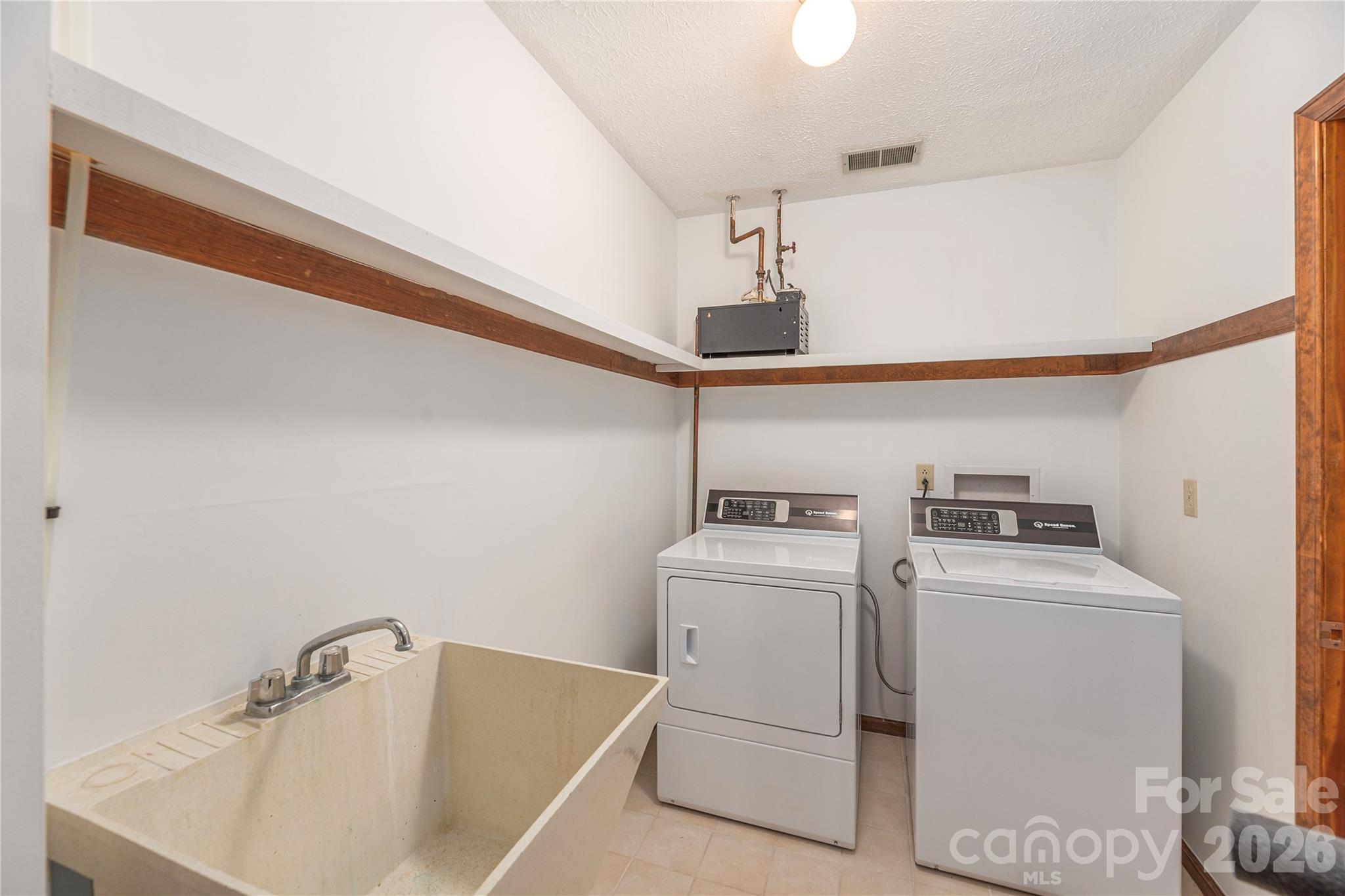 250 Lynn Cove Road — Asheville