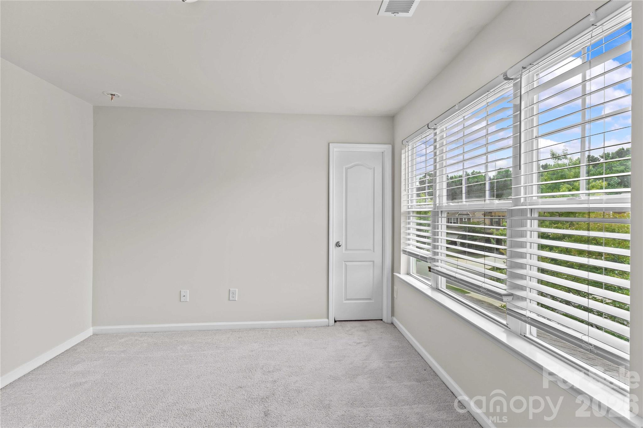 16016 Harbor Hill Drive — Charlotte