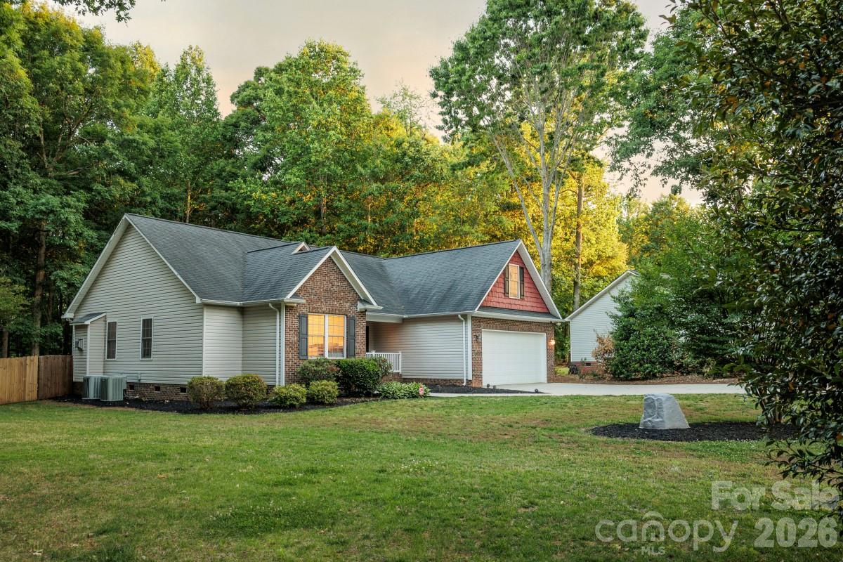 1084 Castlebrook Drive — Salisbury
