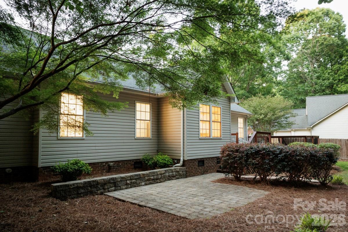 1084 Castlebrook Drive — Salisbury