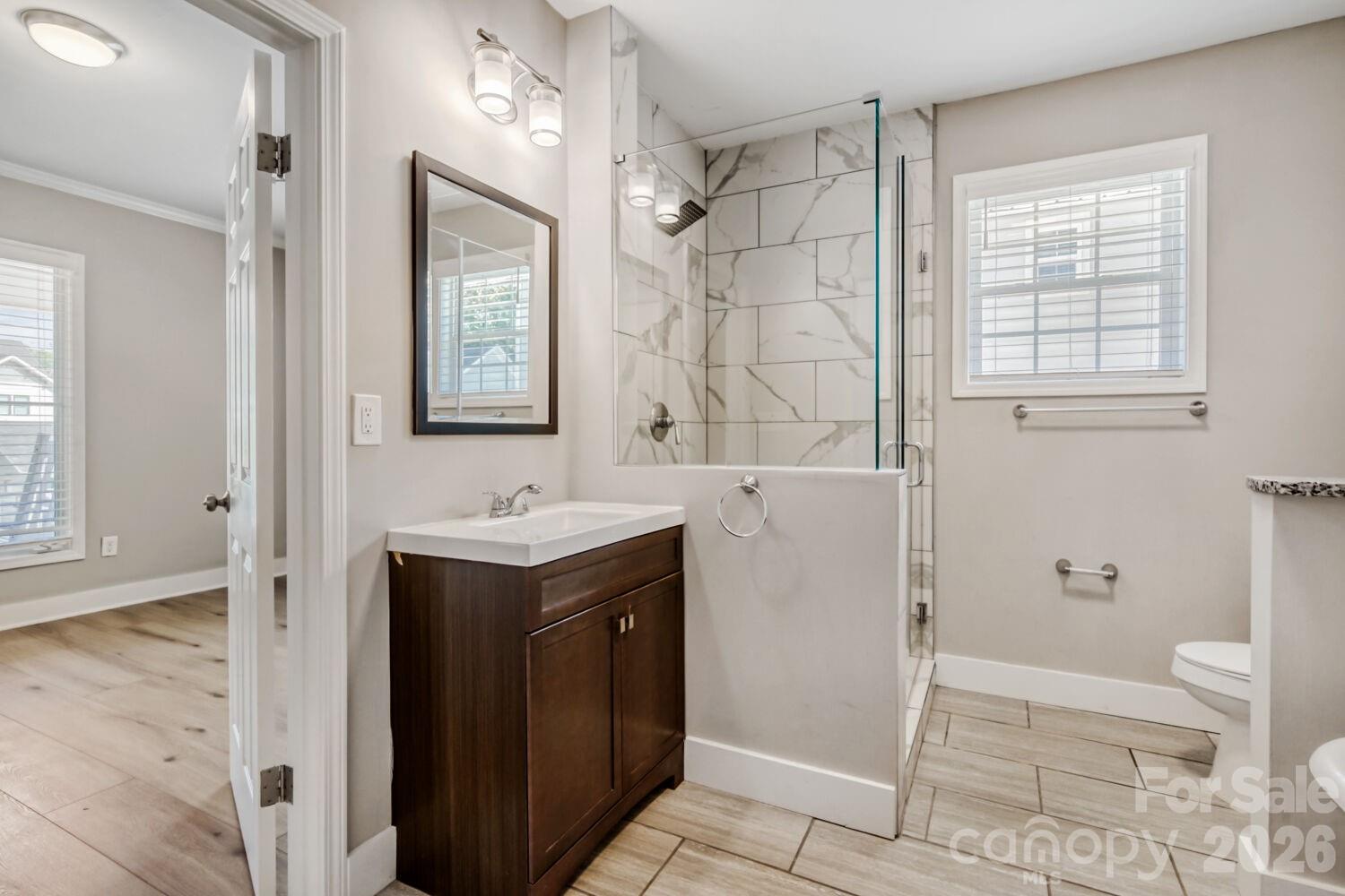 1521 Hawthorne Lane — Charlotte