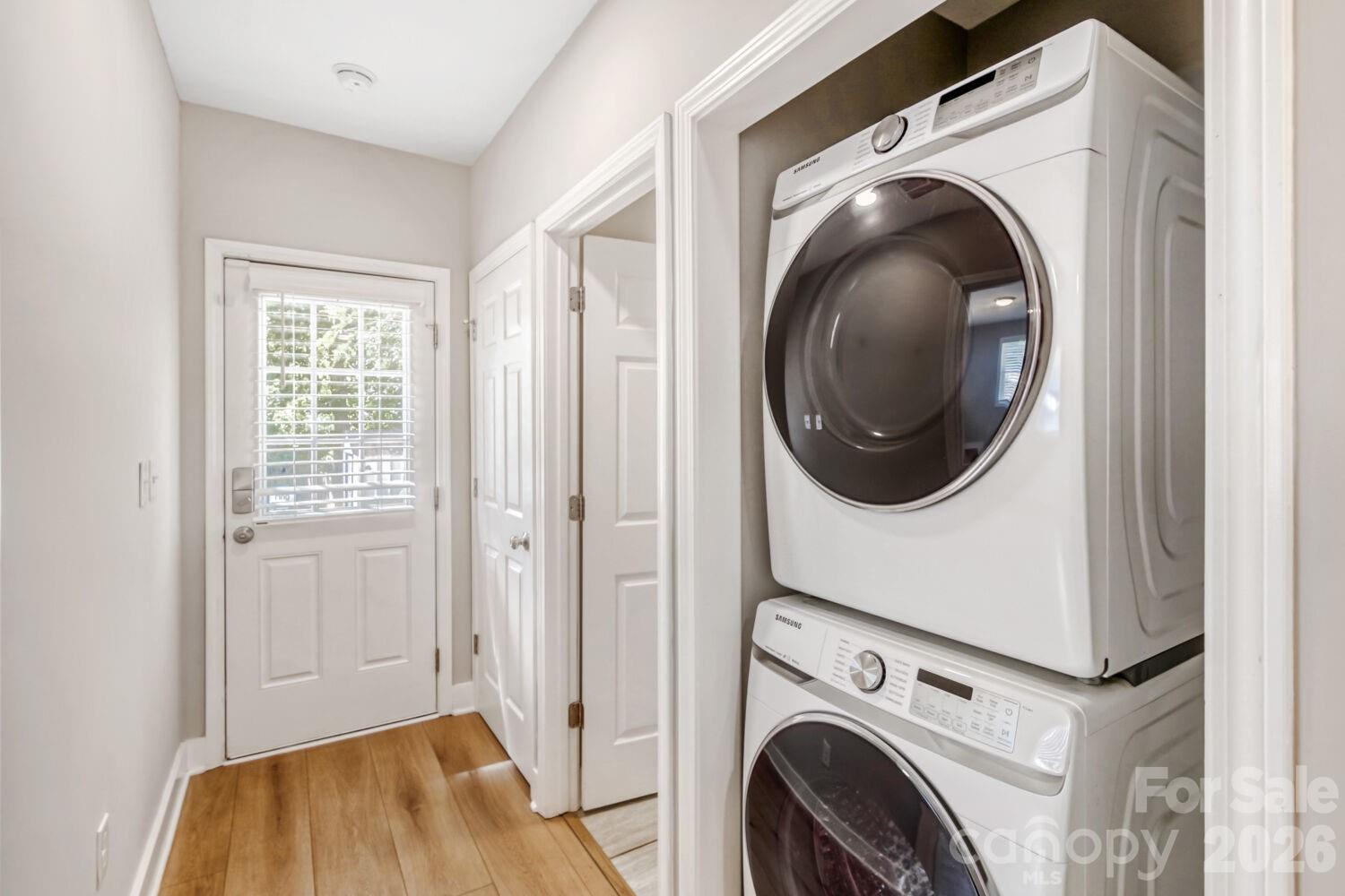 1521 Hawthorne Lane — Charlotte
