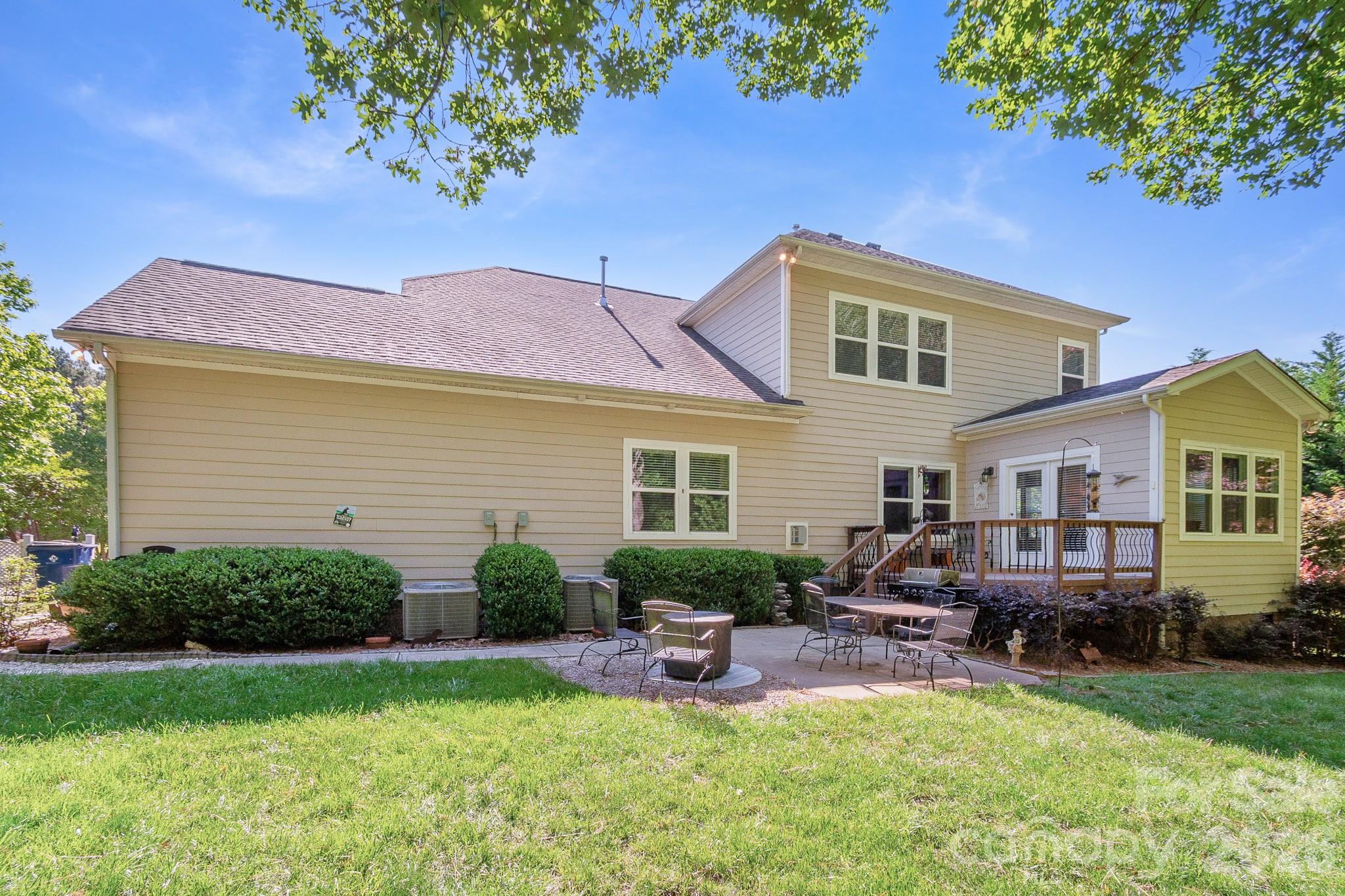 2015 Madeira Circle — Waxhaw