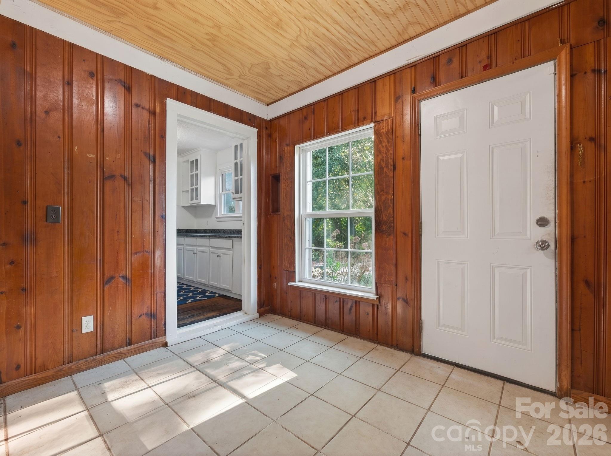 2120 Amesbury Avenue — Charlotte