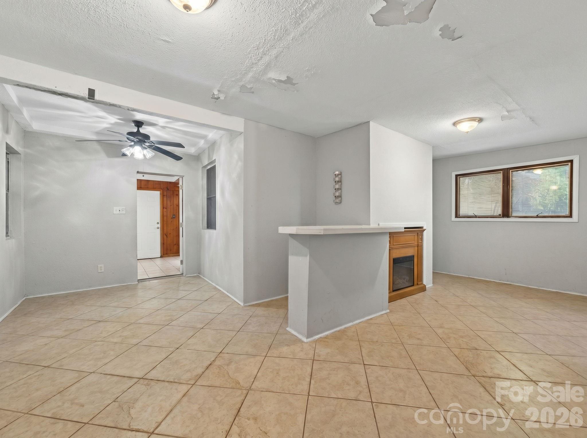 2120 Amesbury Avenue — Charlotte