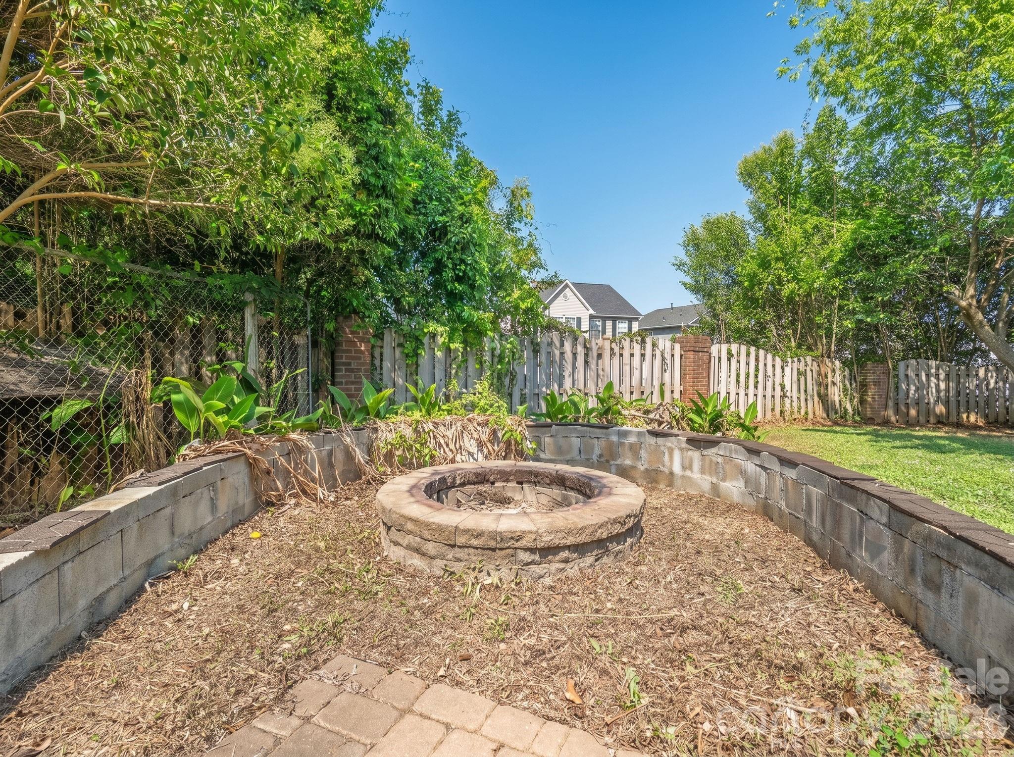 2120 Amesbury Avenue — Charlotte