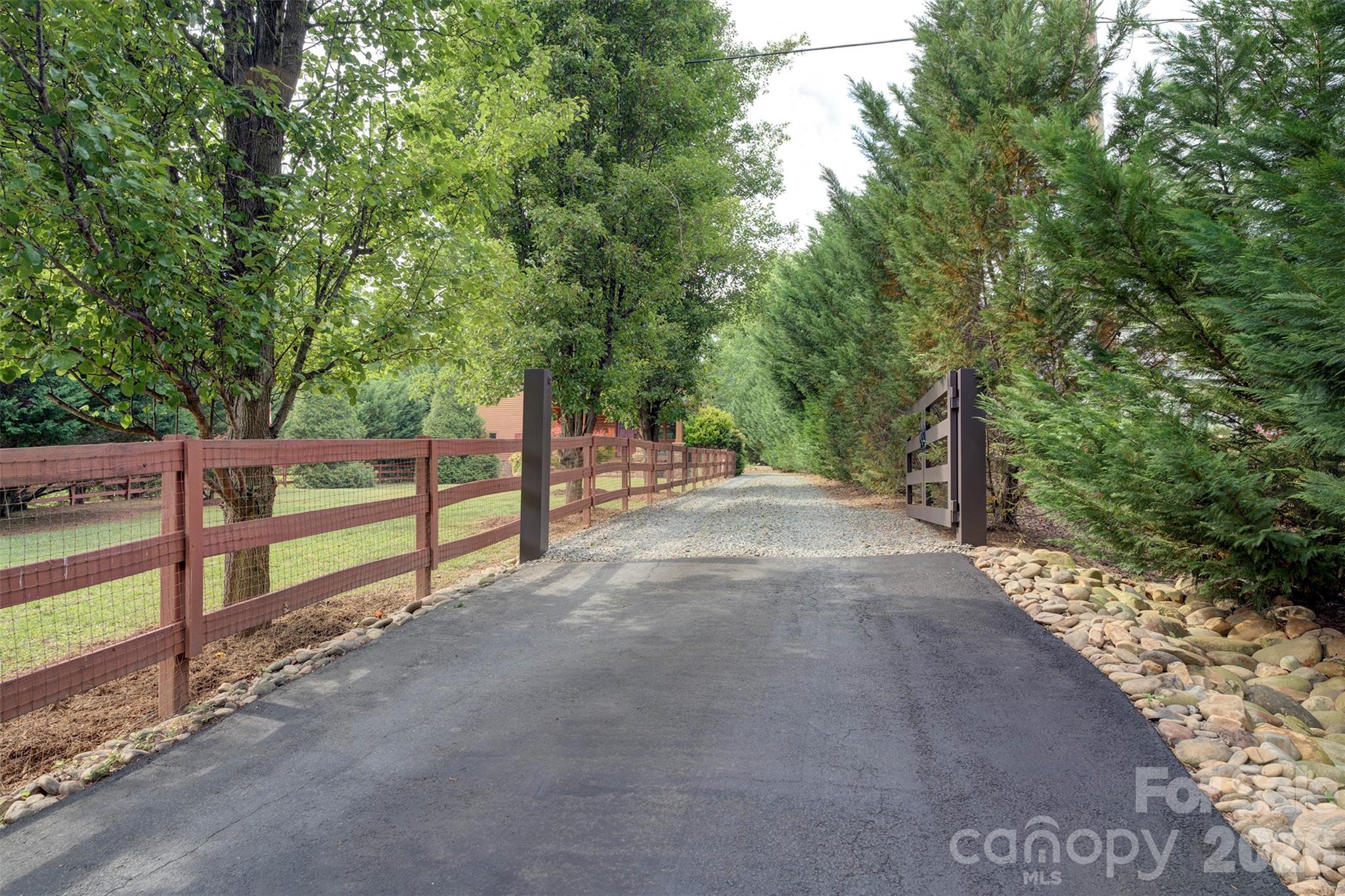 15425 E Rocky River Road — Davidson