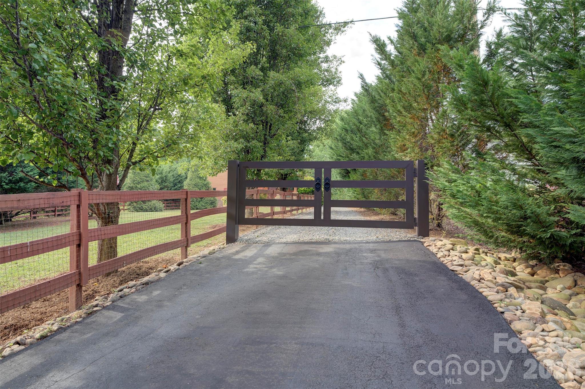 15425 E Rocky River Road — Davidson