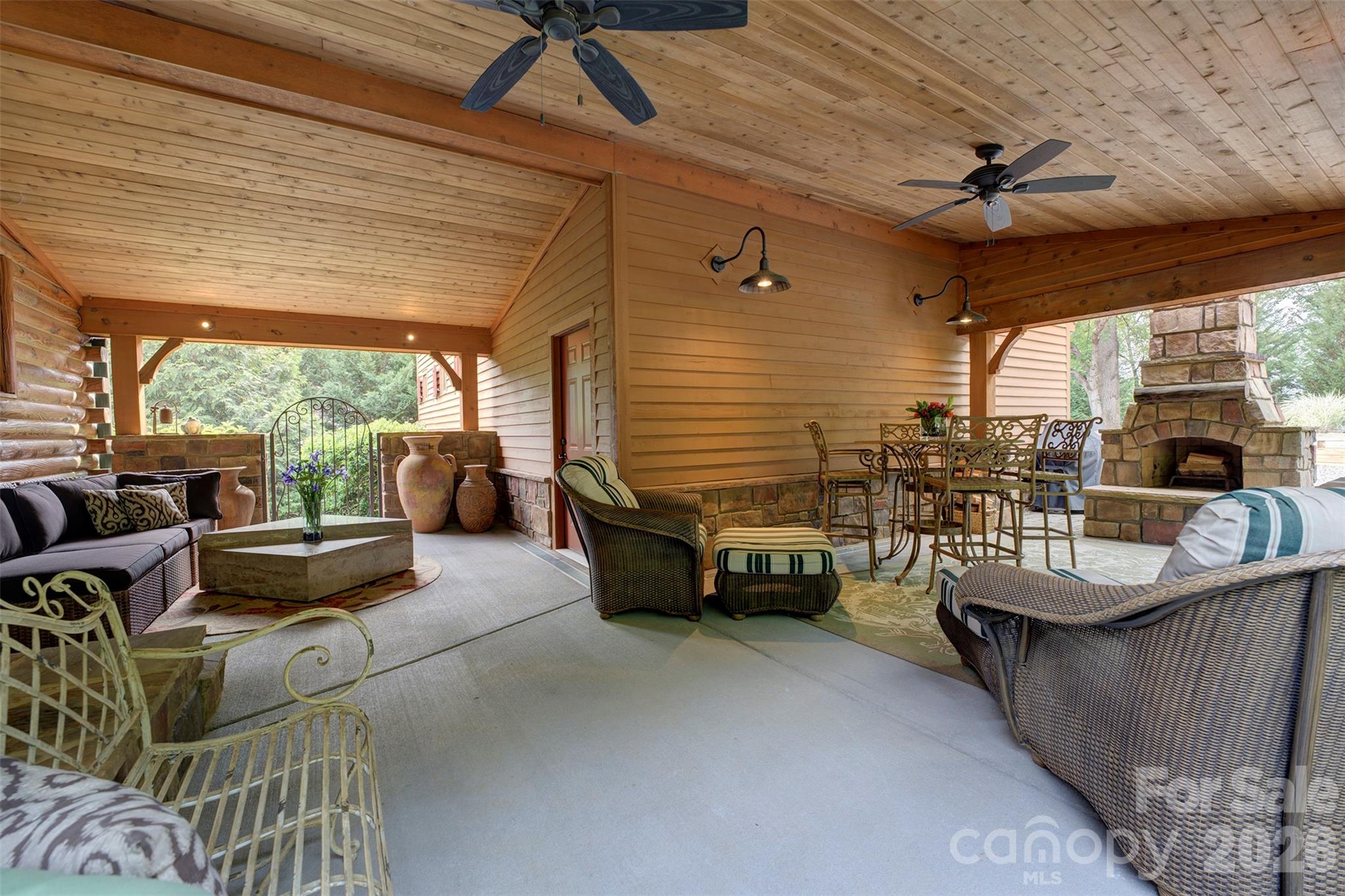 15425 E Rocky River Road — Davidson