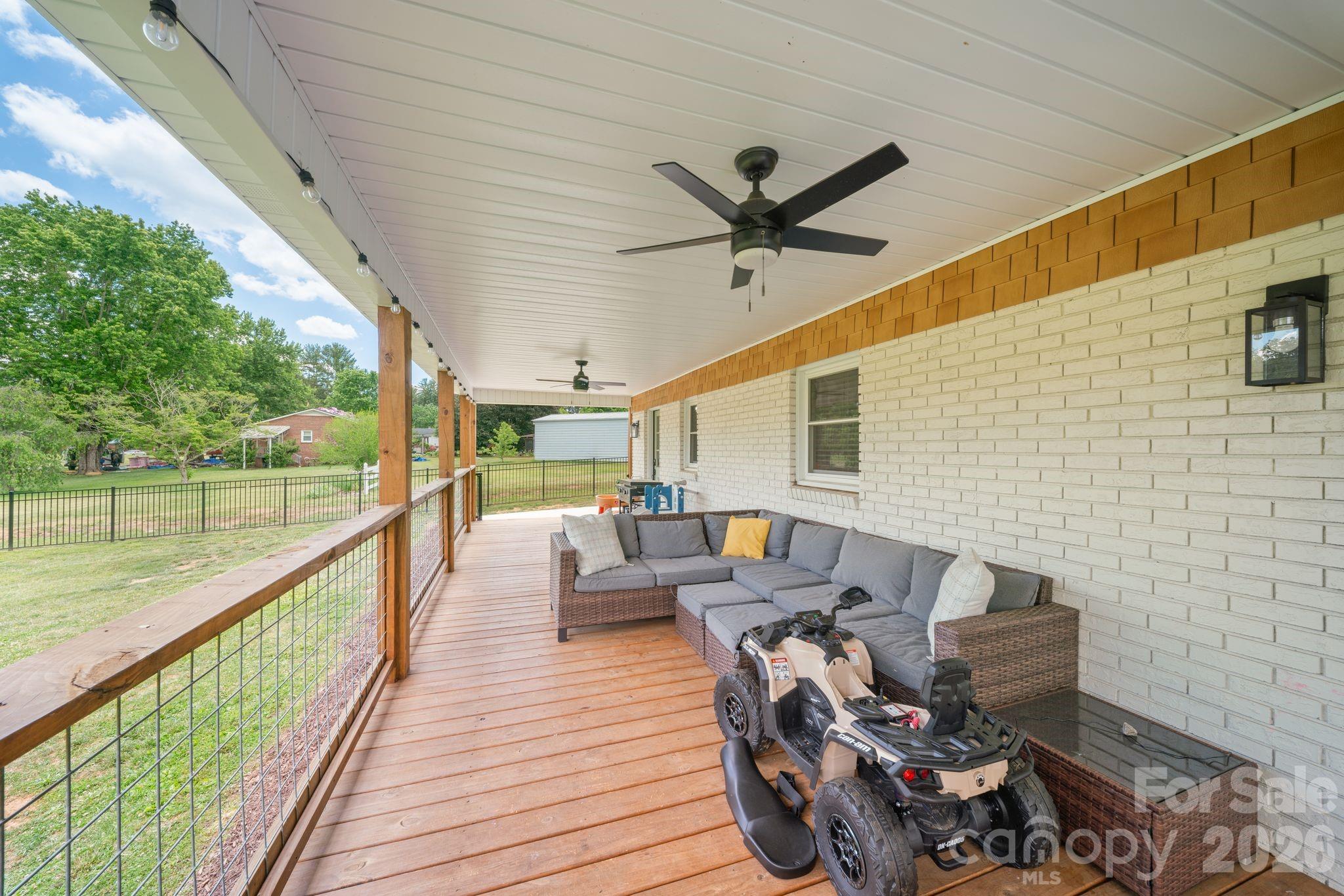 97 Paul Holland Road — Canton