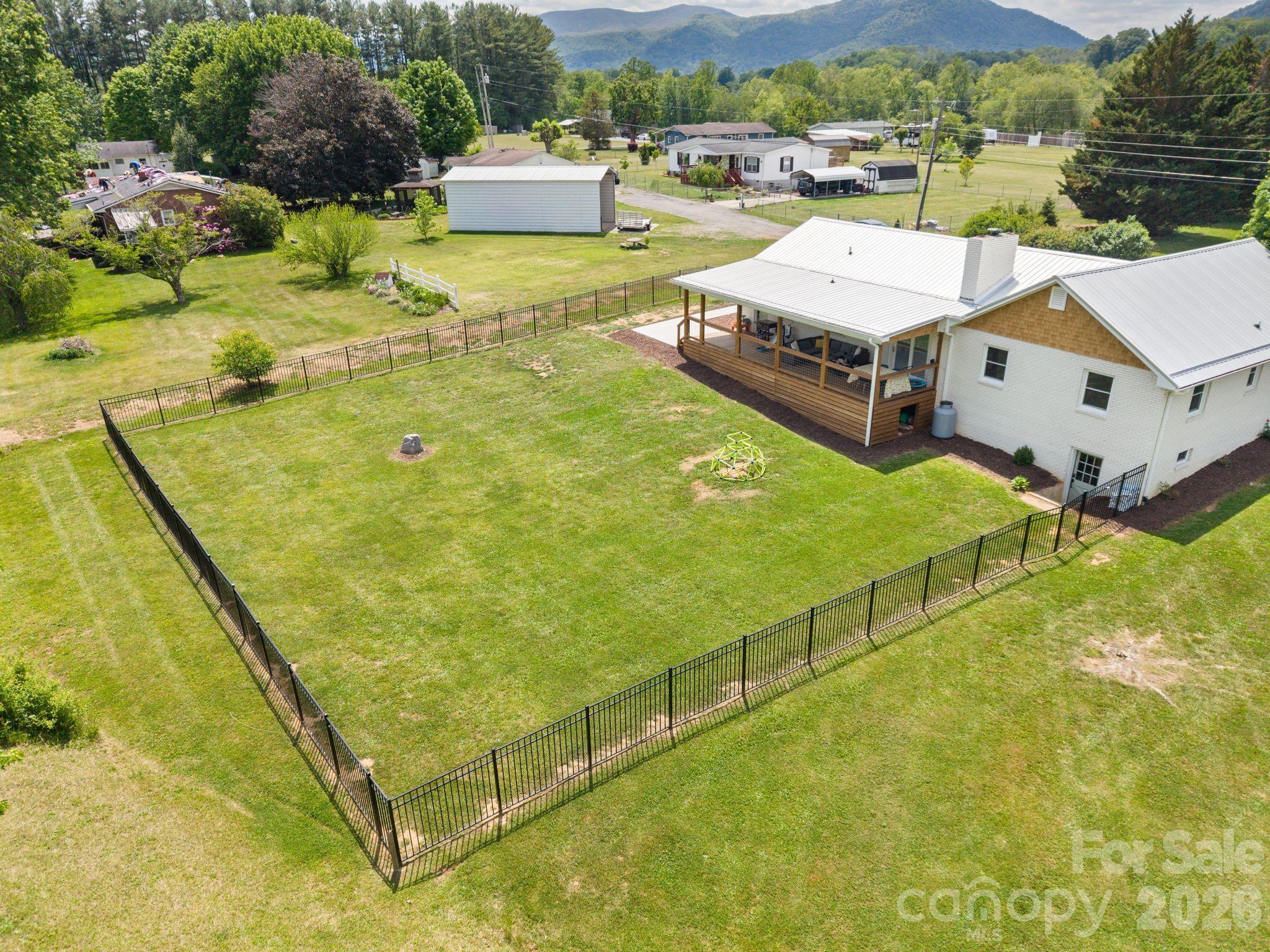 97 Paul Holland Road — Canton