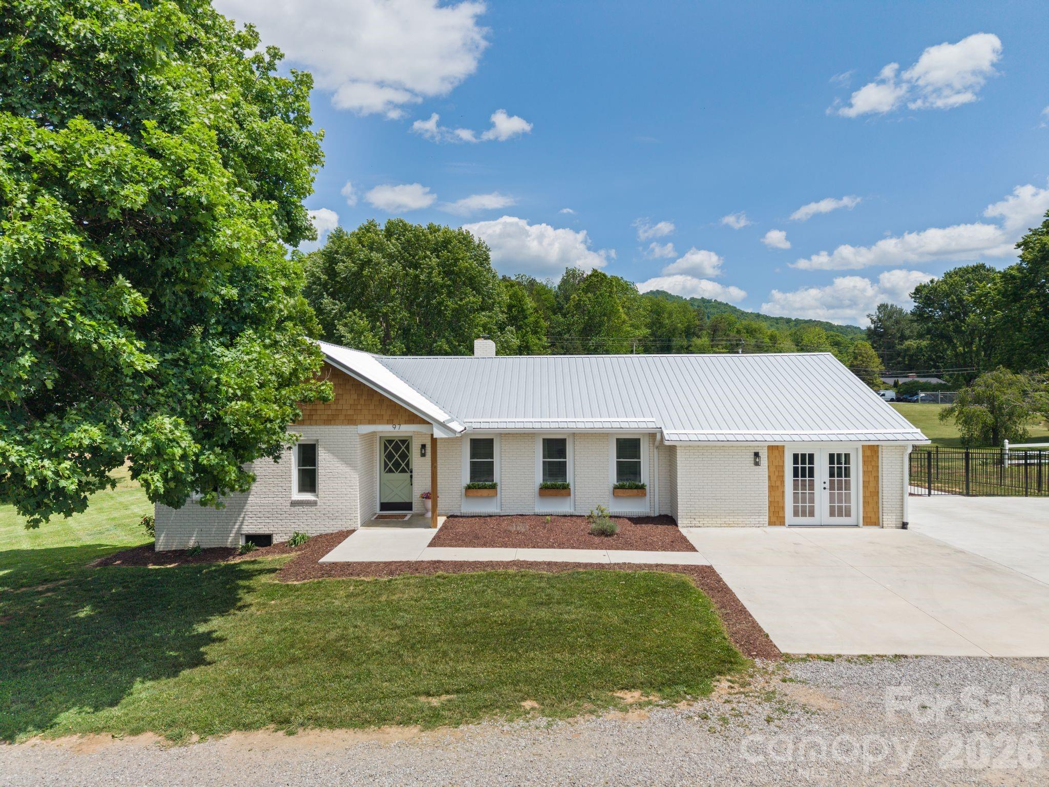 97 Paul Holland Road — Canton