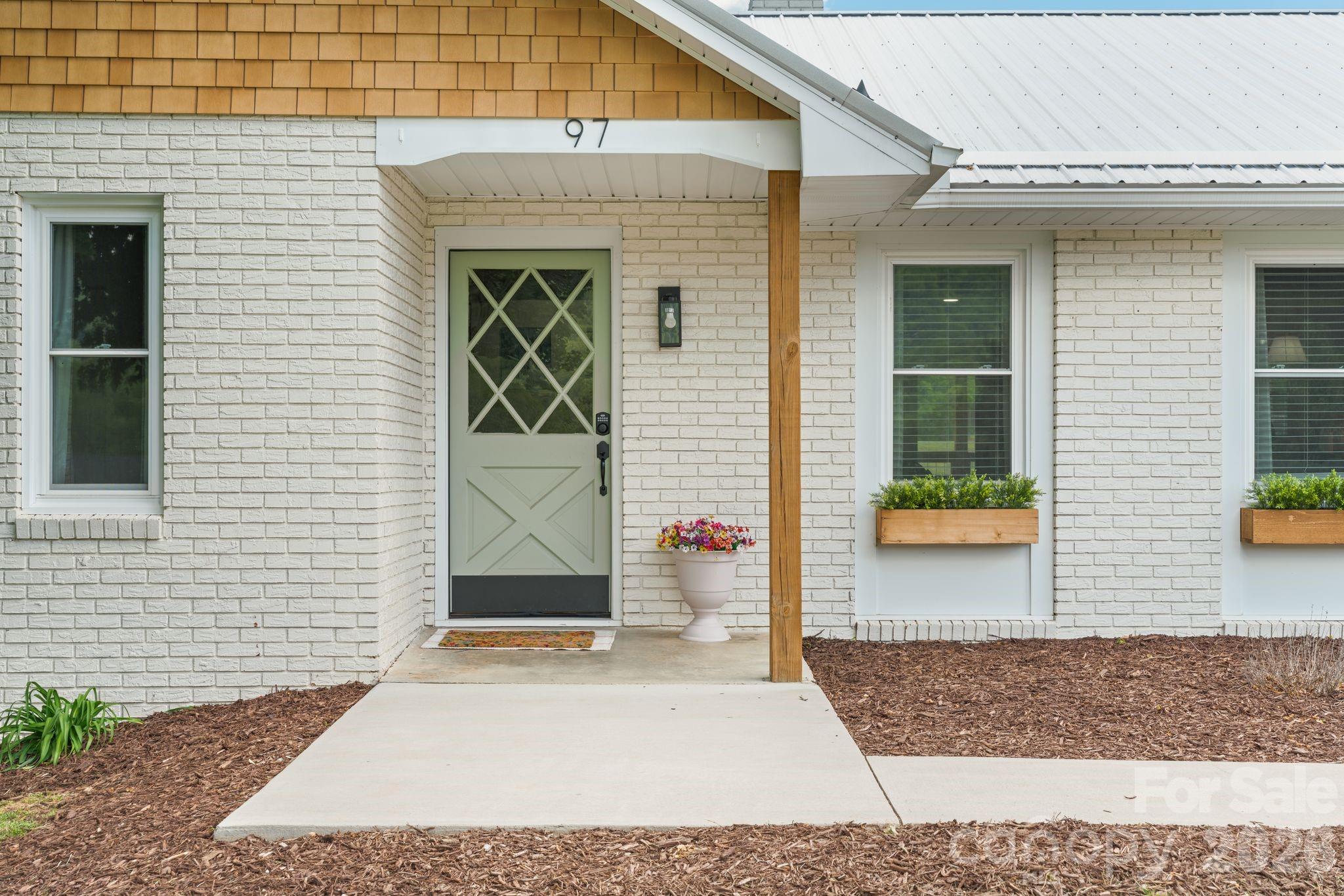 97 Paul Holland Road — Canton