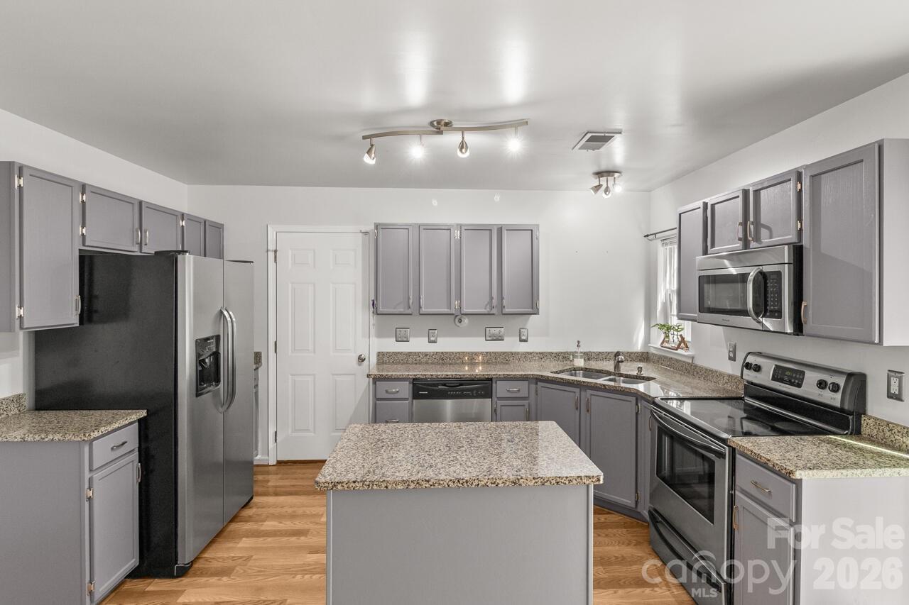 6907 Murray Grey Lane — Charlotte