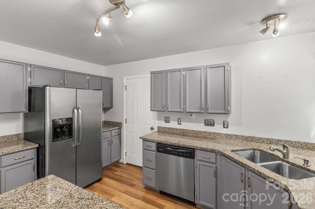6907 Murray Grey Lane — Charlotte