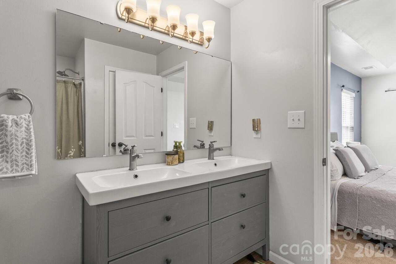 6907 Murray Grey Lane — Charlotte