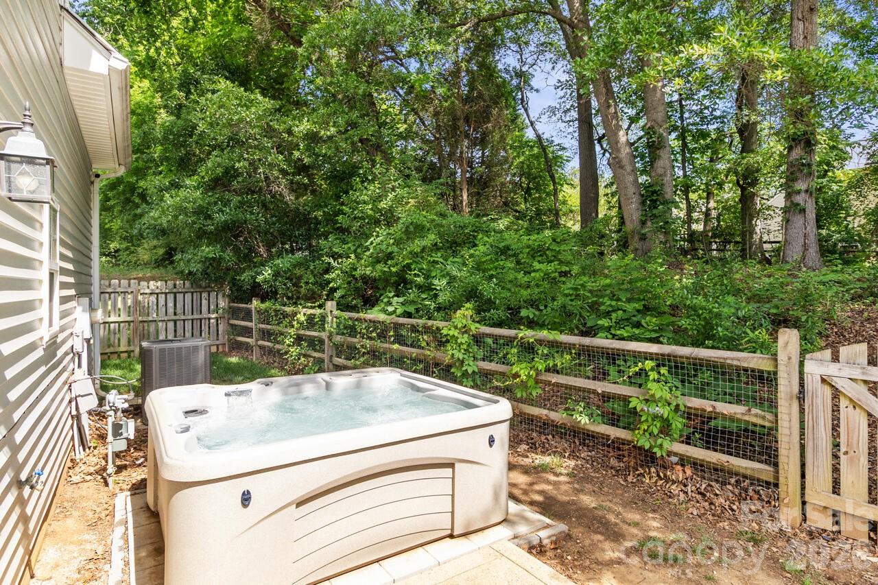 6907 Murray Grey Lane — Charlotte
