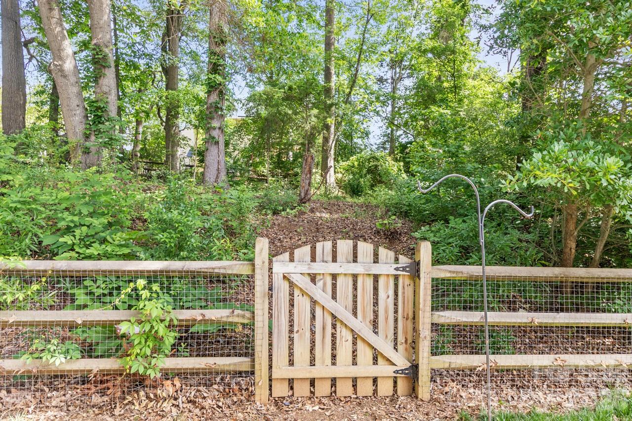 6907 Murray Grey Lane — Charlotte