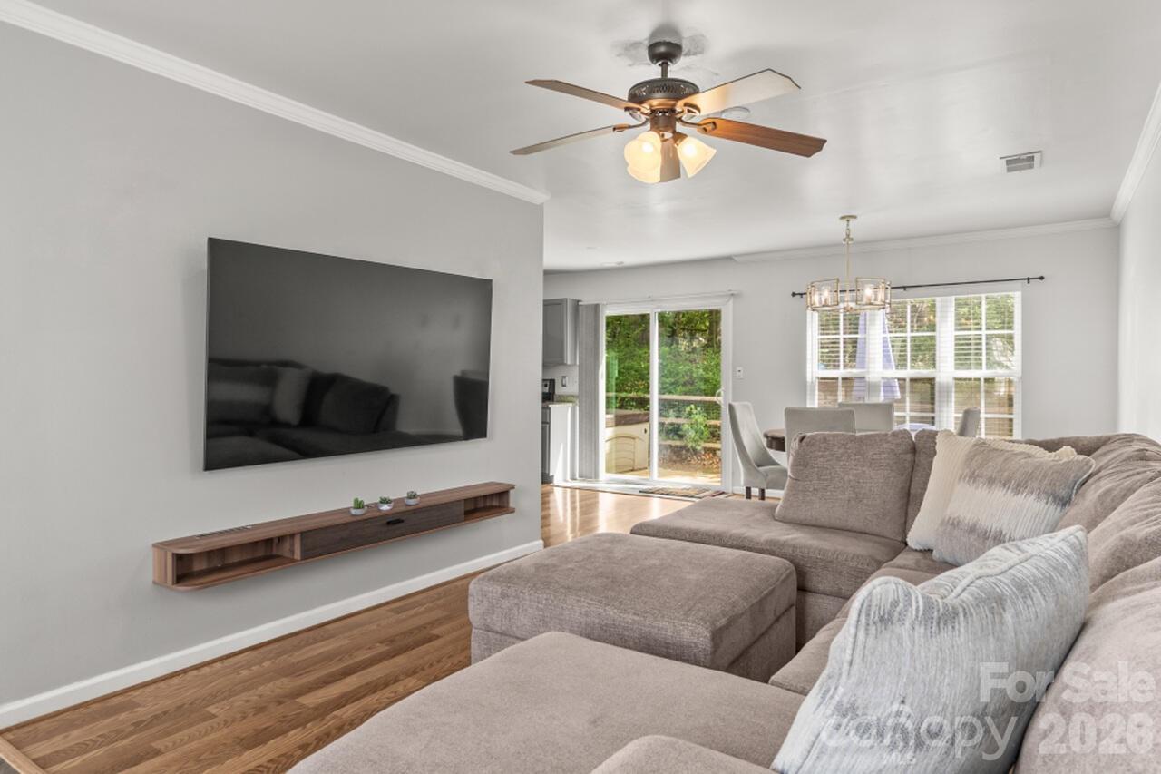 6907 Murray Grey Lane — Charlotte
