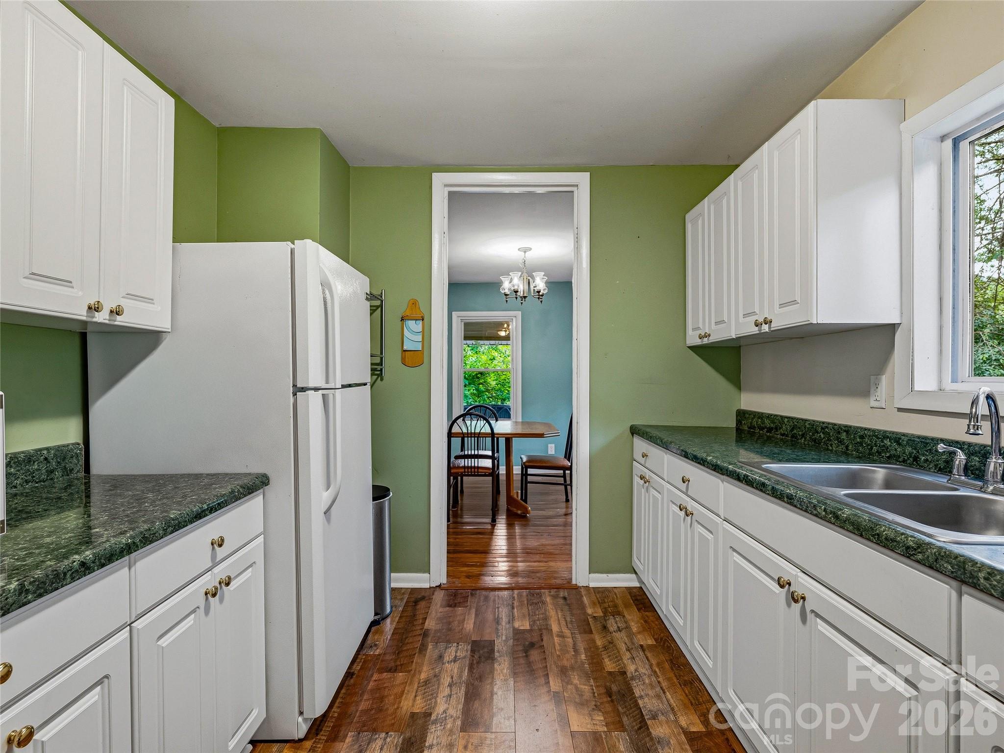506 Johnston School Road — Asheville