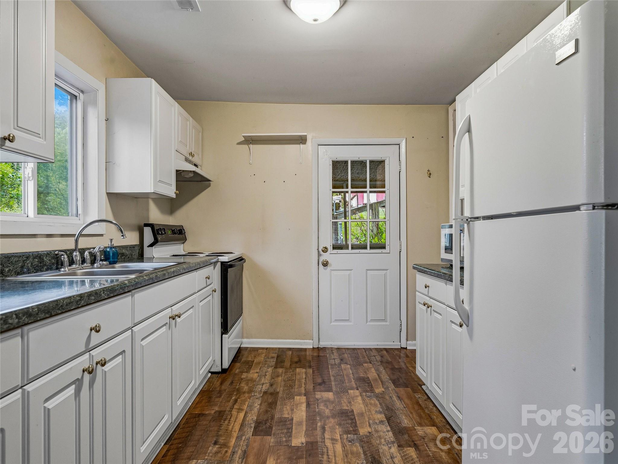 506 Johnston School Road — Asheville