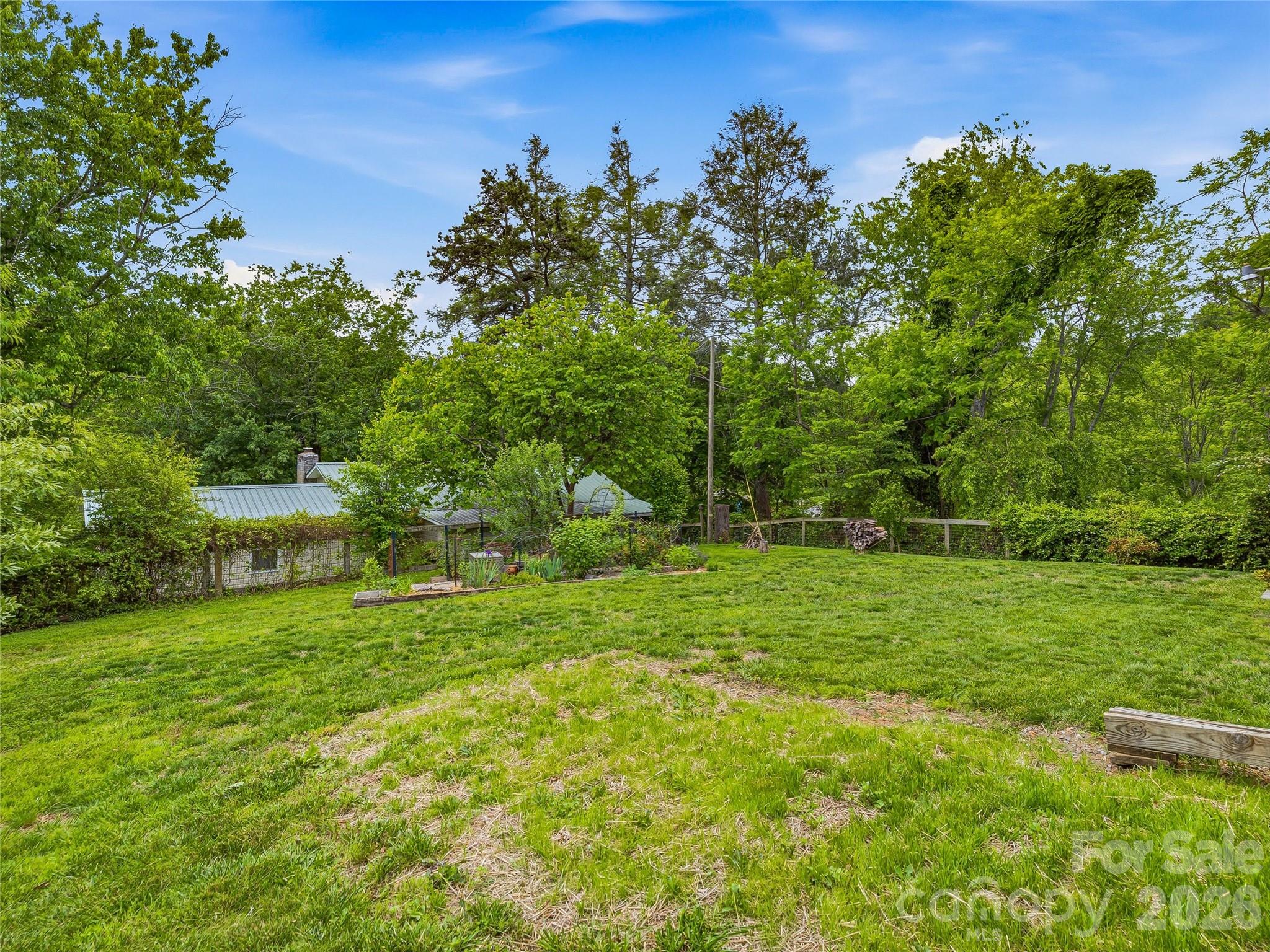 506 Johnston School Road — Asheville
