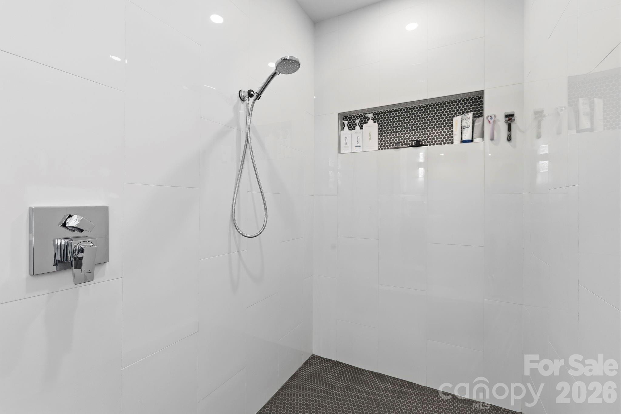 22 Lara Drive — Mills River